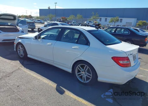 2013 Mercedes-Benz C 250 Sport from USA, damaged, VIN WDDGF4HBXDR260181